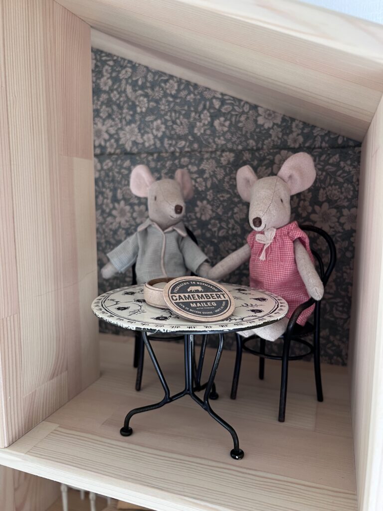 Dining area of mouse house number 1.